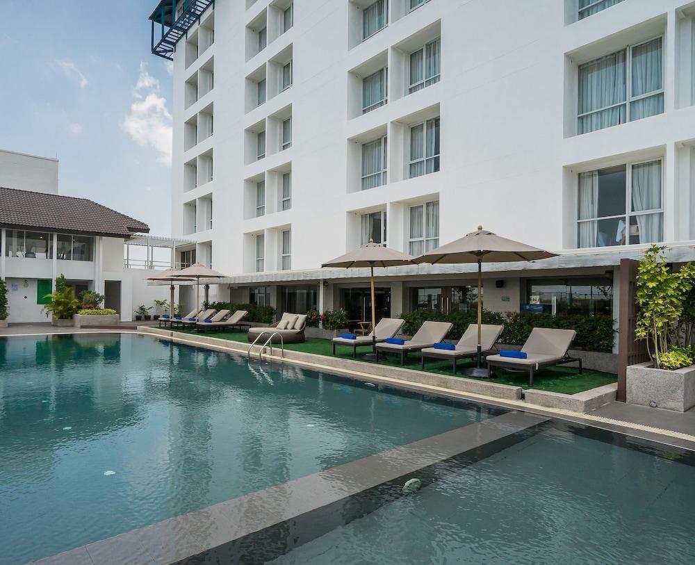Rattanachol Hotel Chonburi Exterior photo