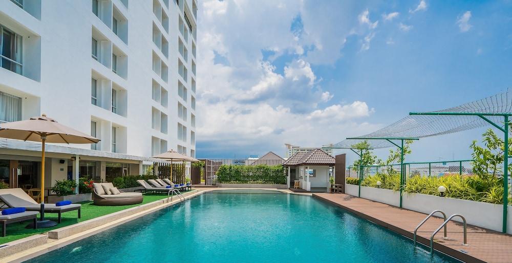 Rattanachol Hotel Chonburi Exterior photo