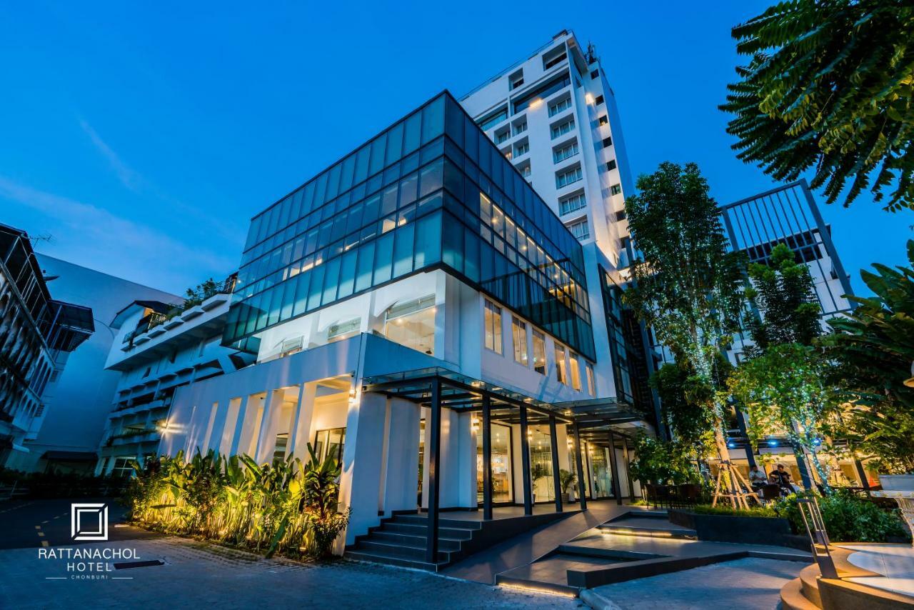 Rattanachol Hotel Chonburi Exterior photo