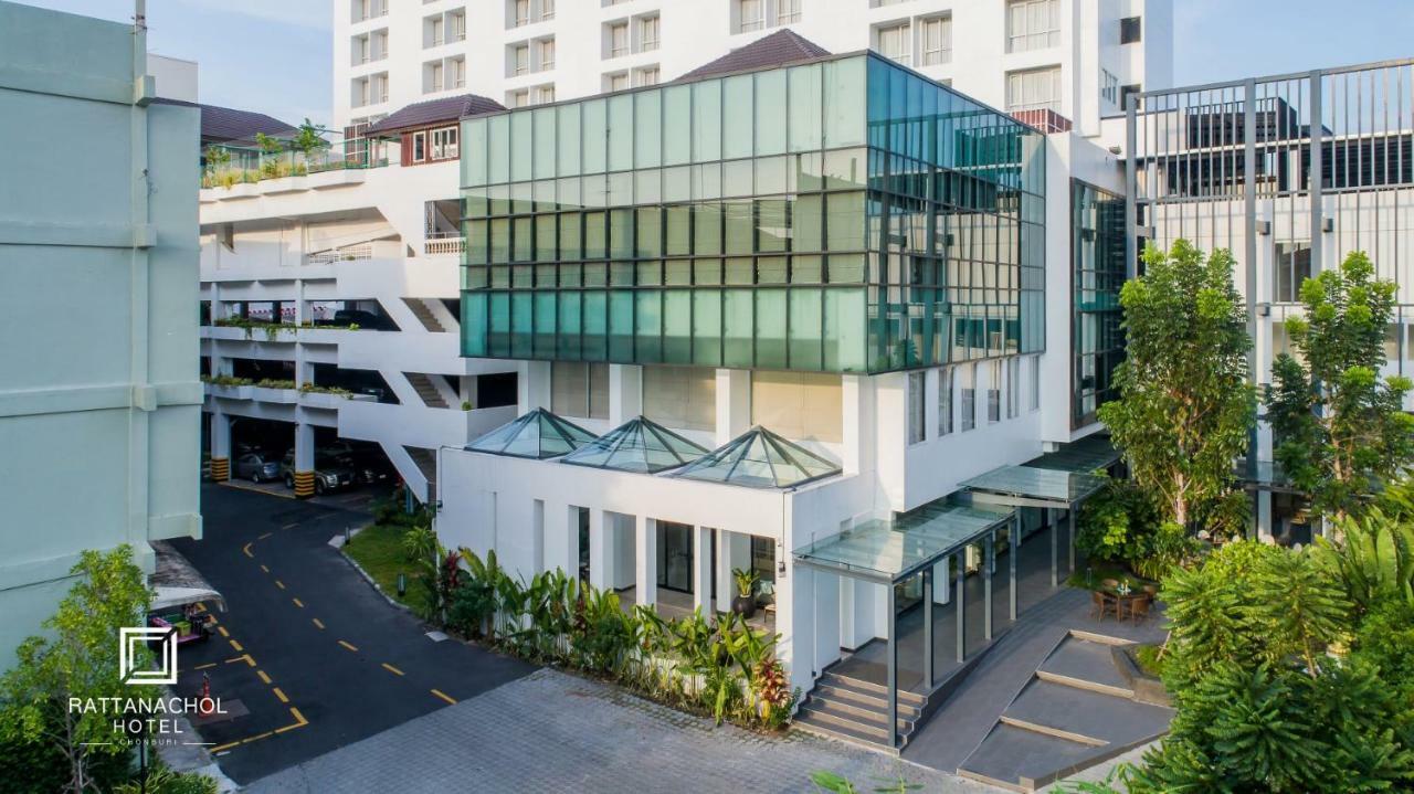 Rattanachol Hotel Chonburi Exterior photo