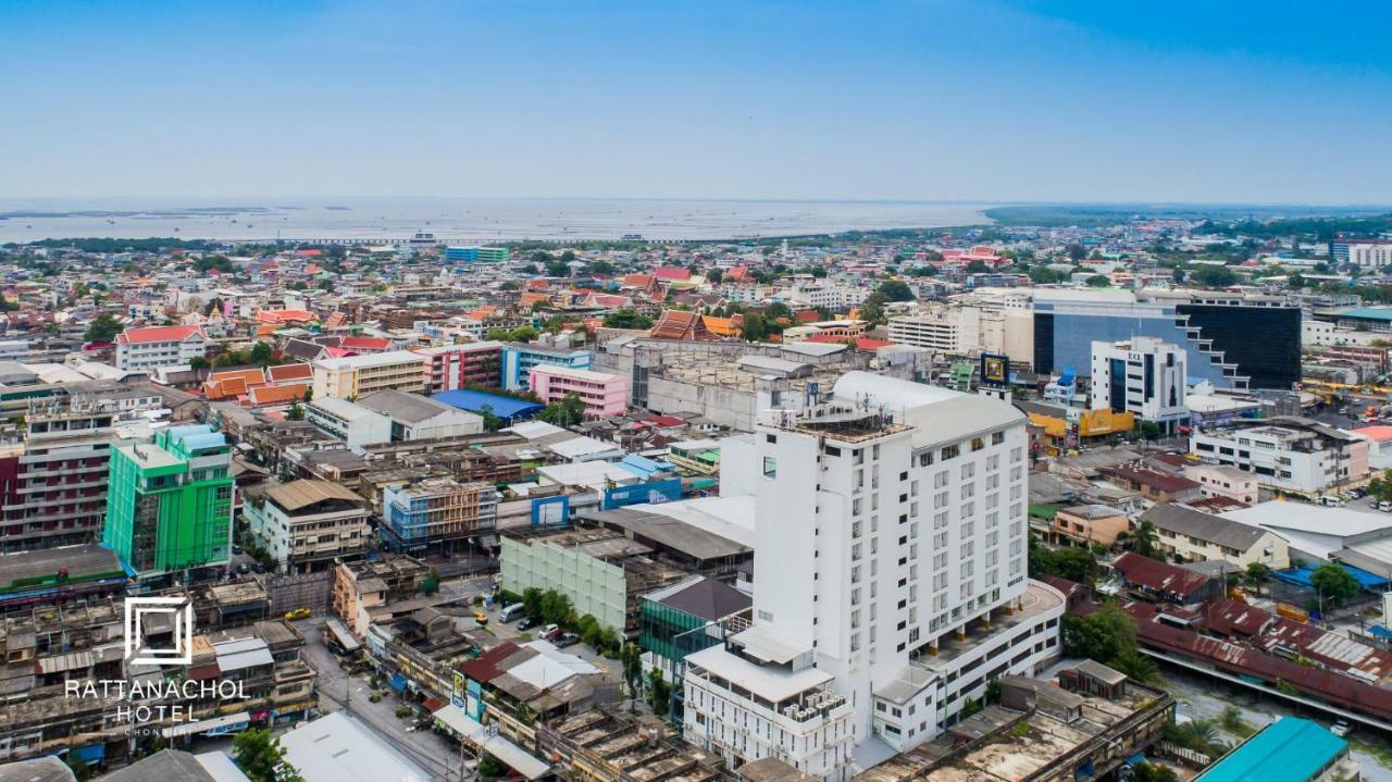 Rattanachol Hotel Chonburi Exterior photo